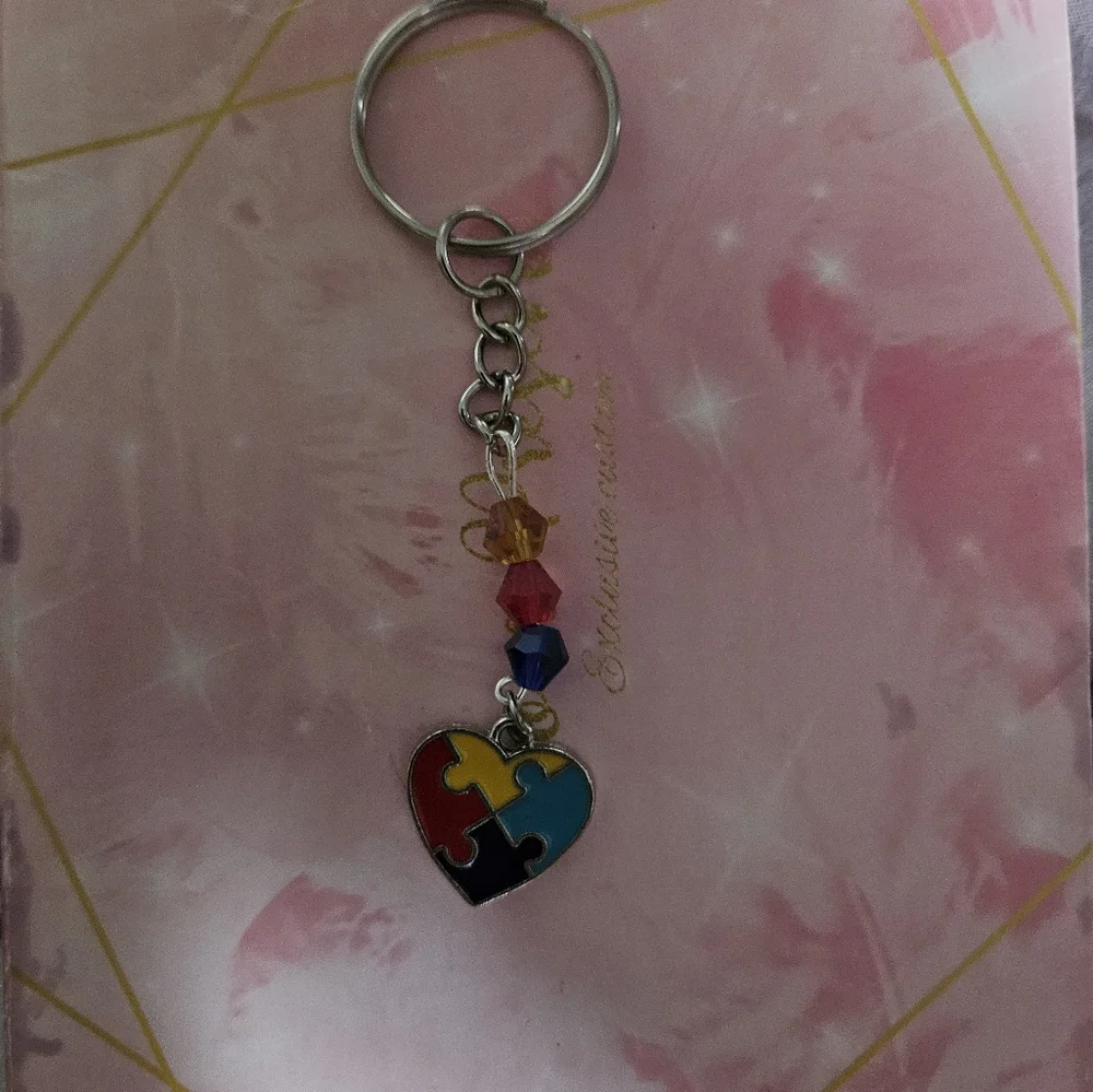 Heart Puzzle Piece Keychain - Picture 2 of 2